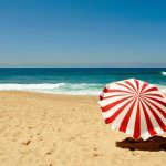 5 looks para ir a la playa en verano 2