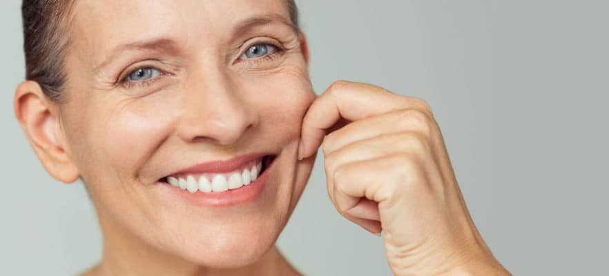 Flacidez facial leve o moderada vieja