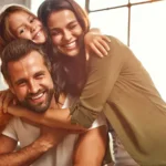 Famosos que fallecieron dejando hijos pequeños: una dura realidad que recuerda la importancia de tener un plan familiar